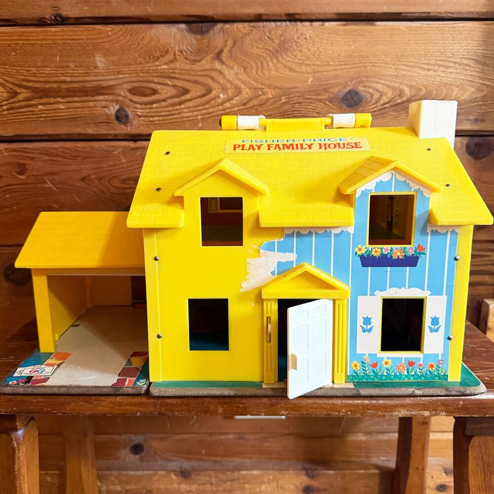 Fisher Price 1971 Doll House